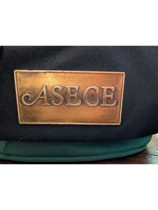 Leed's Golf Black & Green Insulated Golf Bag Shaped Cooler Bag - Picture 6 of 9